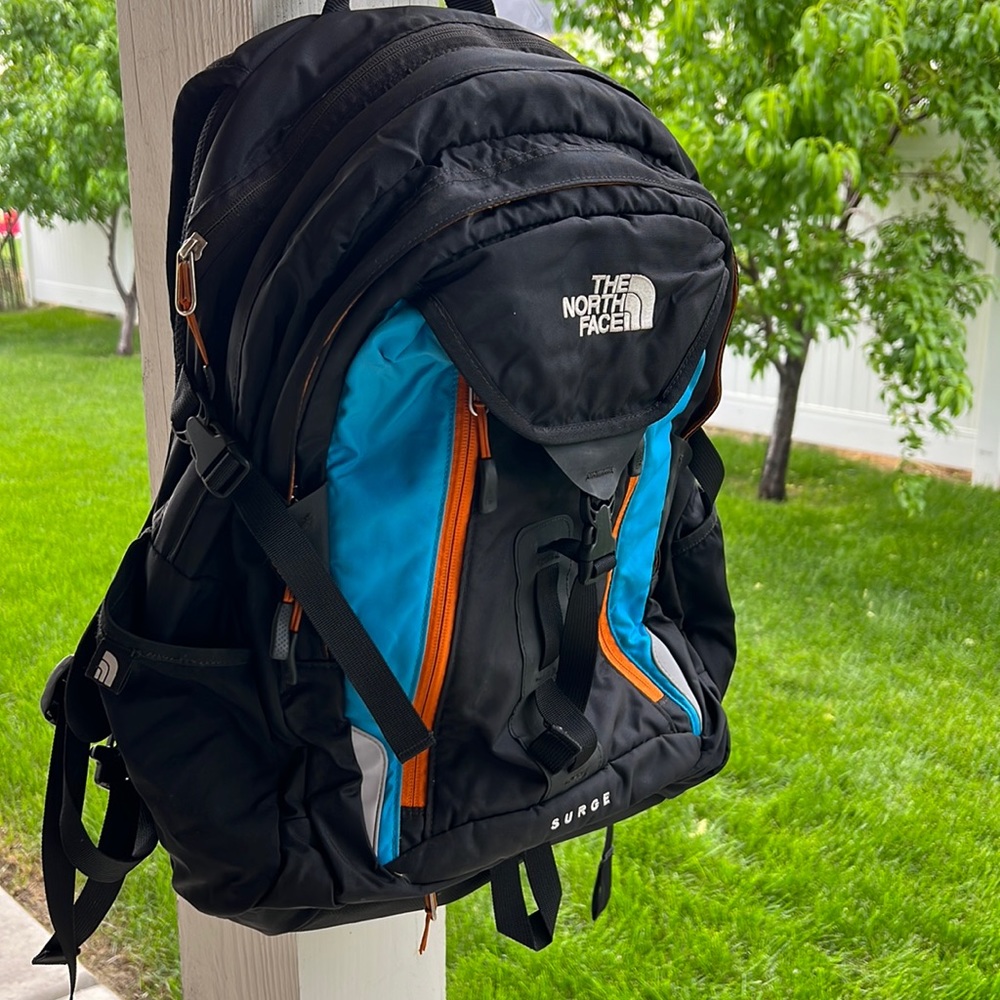 The North Face Backpack SURGE (33L)